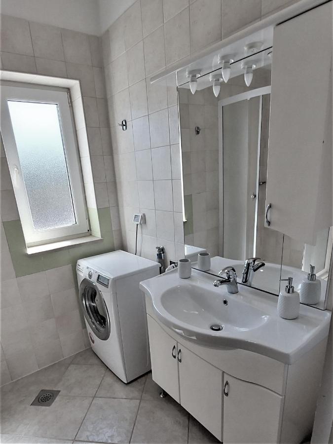 Apartments Aurora Near Beach Медулин Екстер'єр фото