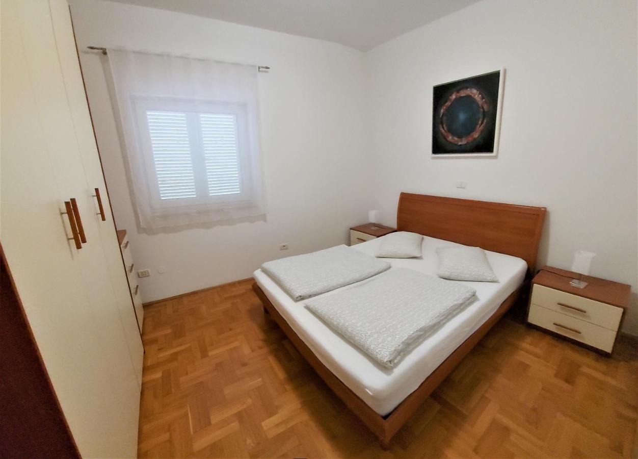 Apartments Aurora Near Beach Медулин Екстер'єр фото