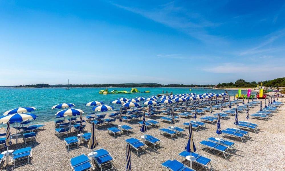 Apartments Aurora Near Beach Медулин Екстер'єр фото