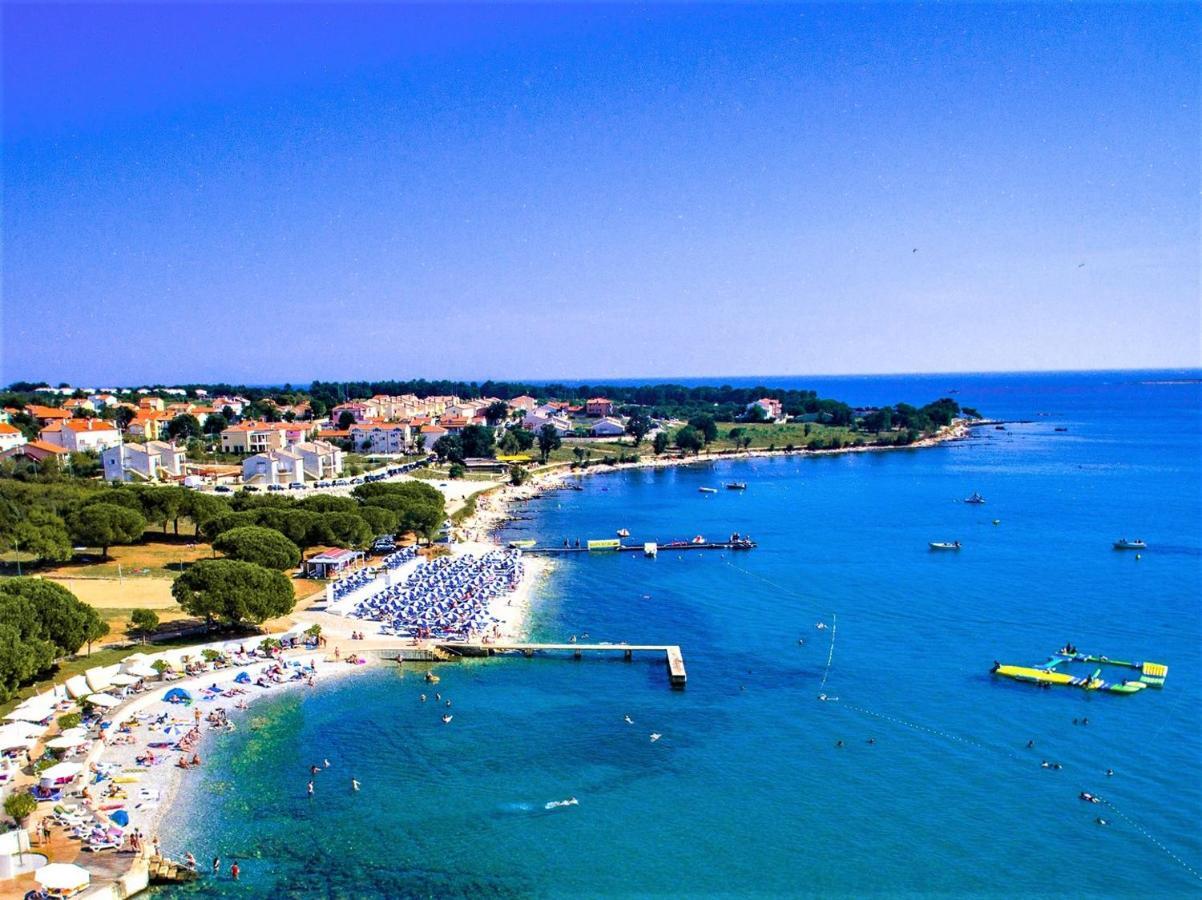 Apartments Aurora Near Beach Медулин Екстер'єр фото