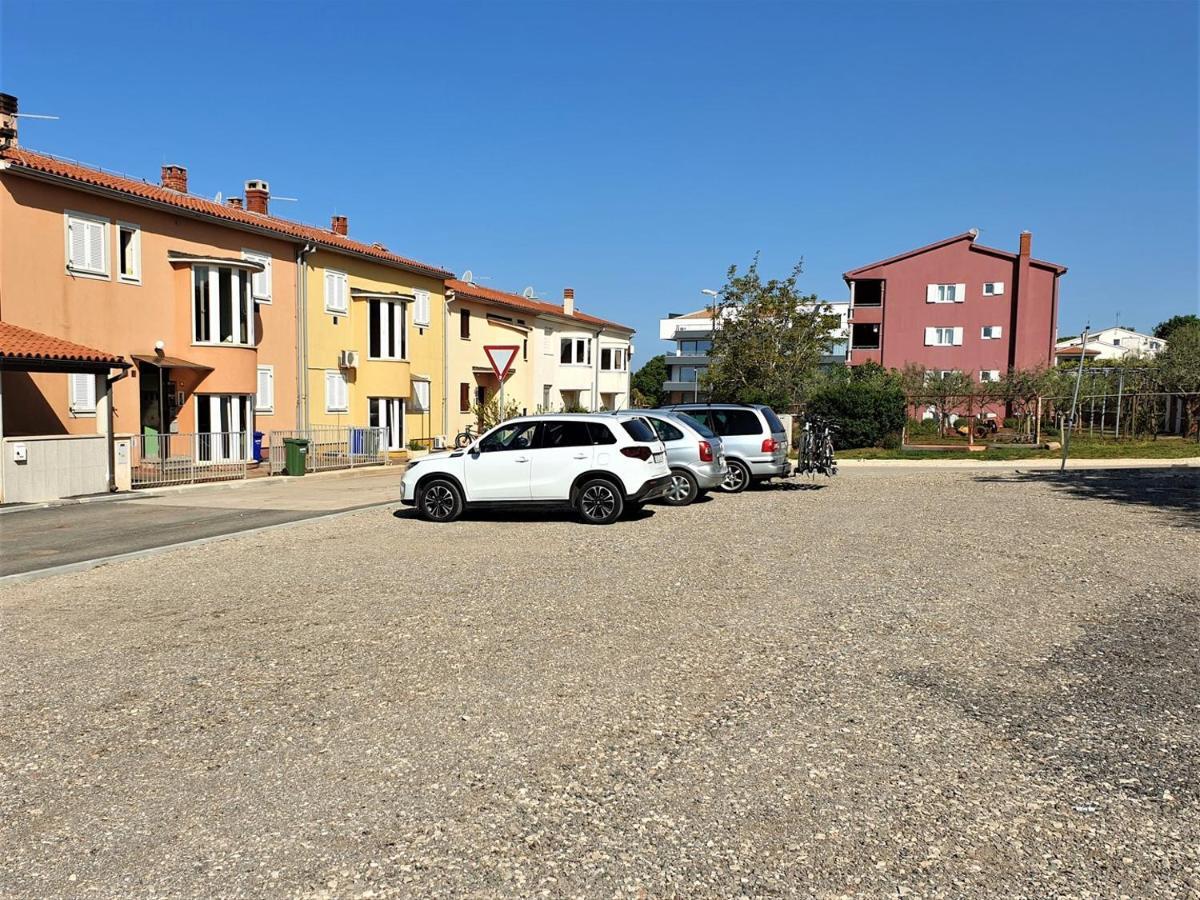Apartments Aurora Near Beach Медулин Екстер'єр фото
